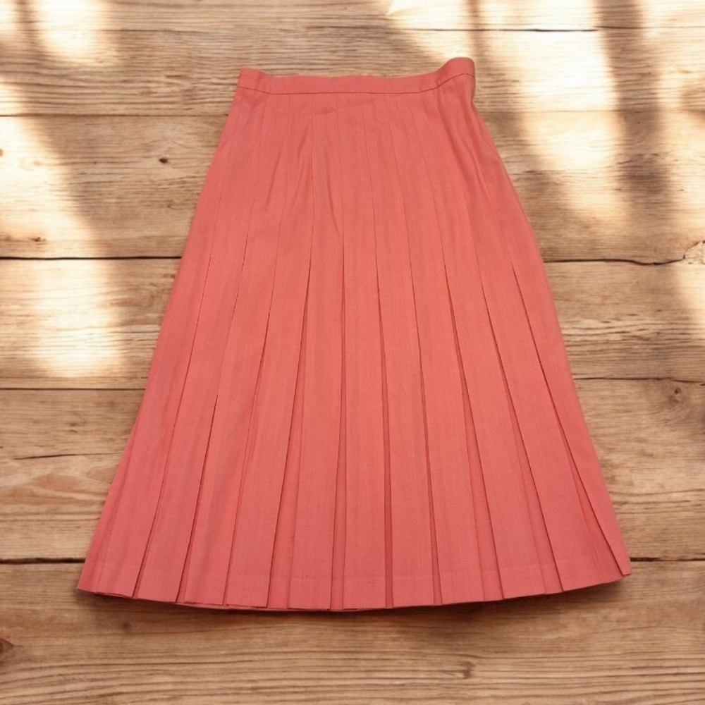 Coral Pleated Vintage Skirt👚👗 - Picture 5 of 5